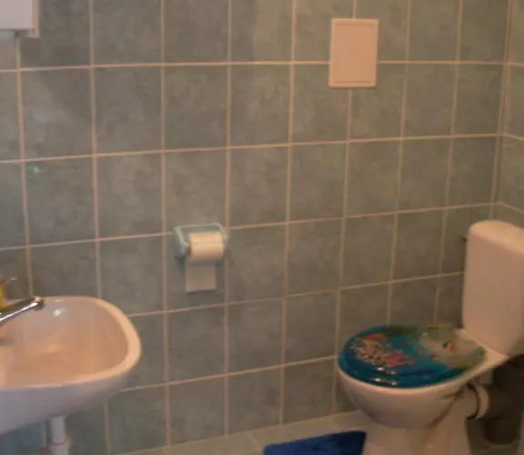 Hlinkova ゲストハウス 2*